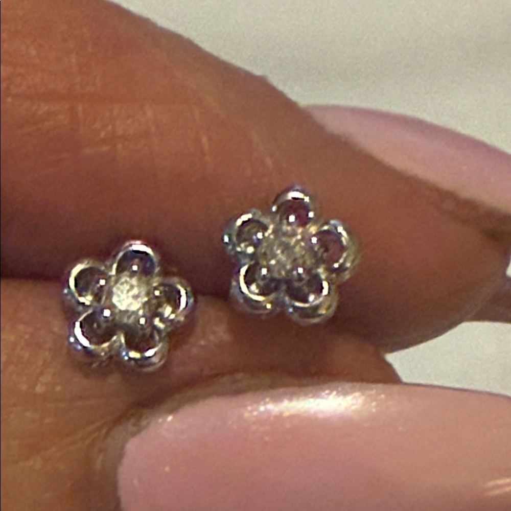14 K genuine, lab grown diamonds Flower Stud Earrings